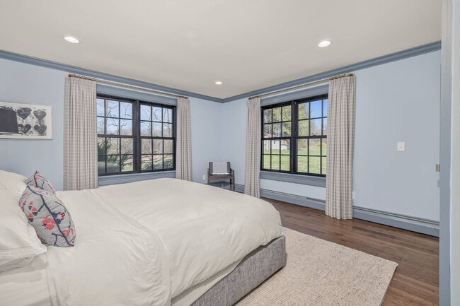 Building Photo - 1487 Hollow Rd