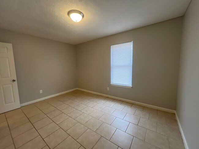 Foto del edificio - 17 Susan Cv