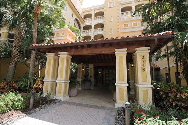 Foto del edificio - 2748 Tiburon Blvd E