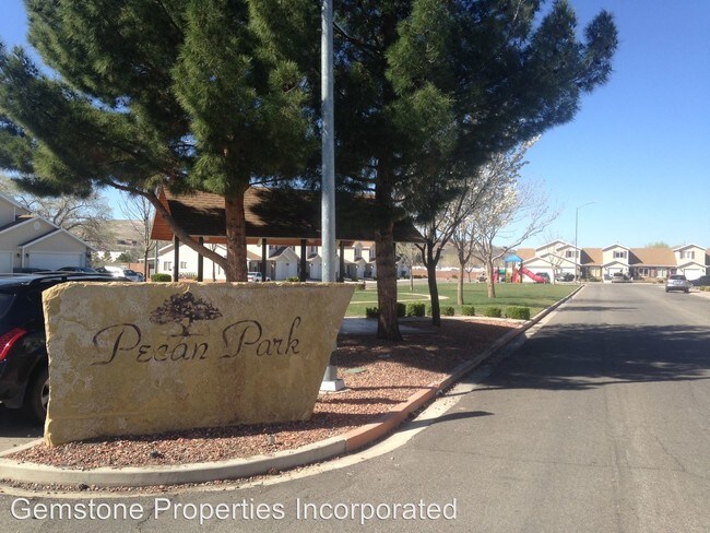 Foto del edificio - 3 br, 2 bath House - 1028 West 180 South