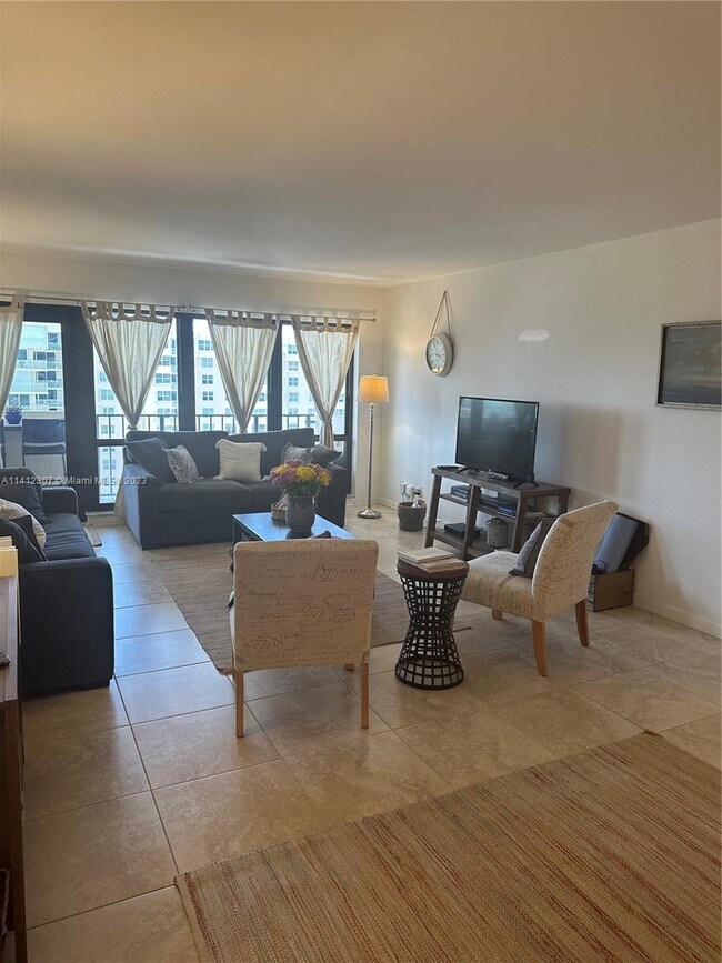 Foto del edificio - 5100 N Ocean Blvd
