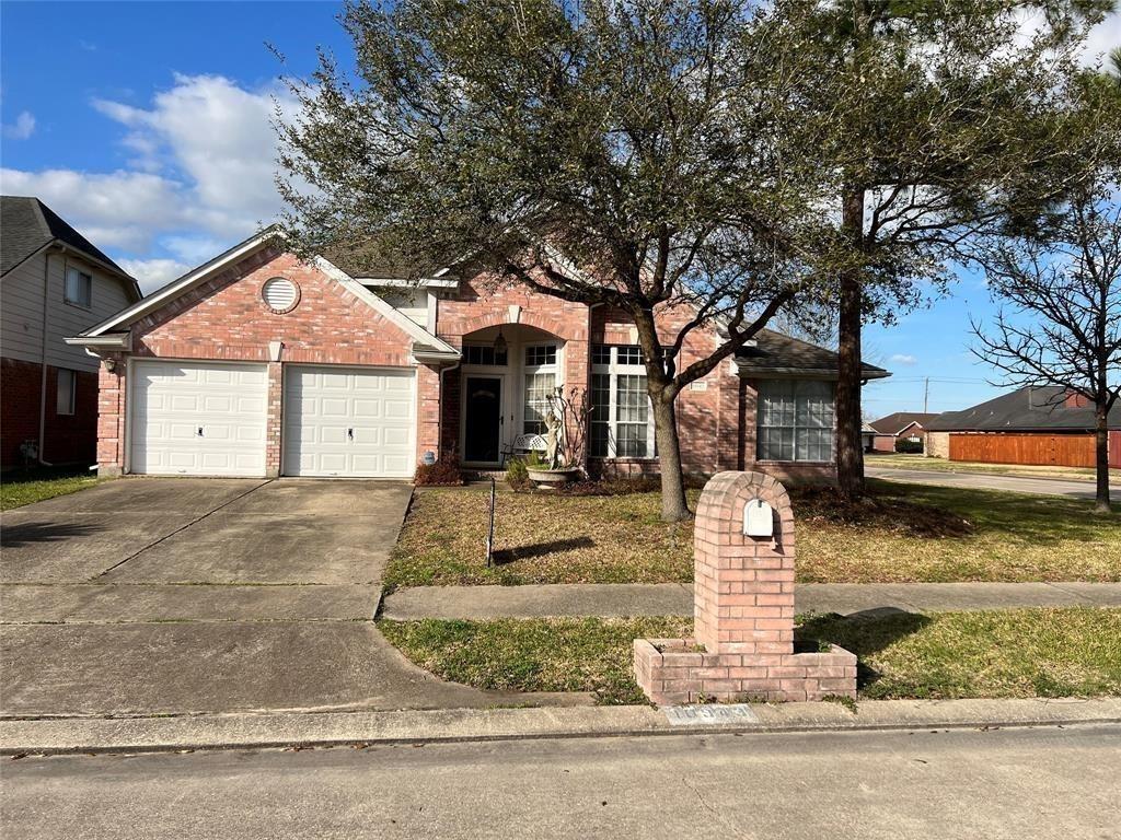 Primary Photo - 10943 Oakwood Dr