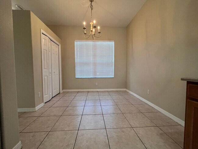 Building Photo - Beautiful Townhome in the Gated community ...