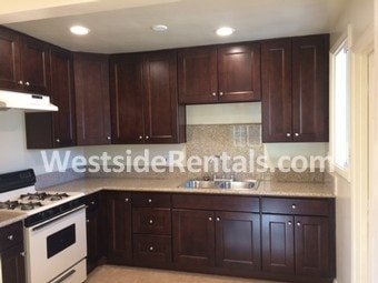 Building Photo - 5264 Cahuenga Blvd