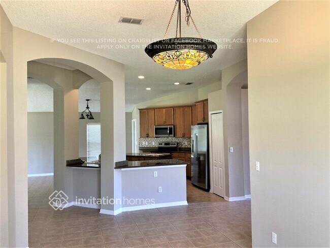 Building Photo - 3749 Briar Ln