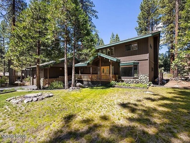 Building Photo - 445 Country Club Dr