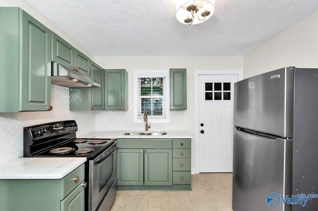 Building Photo - 1537 Mckinley Ave NE
