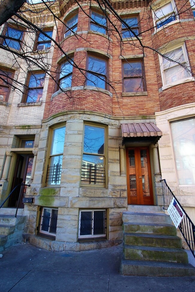 Building Photo - 217 E Preston St