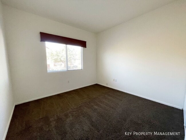 Building Photo - 2110 N Los Feliz St