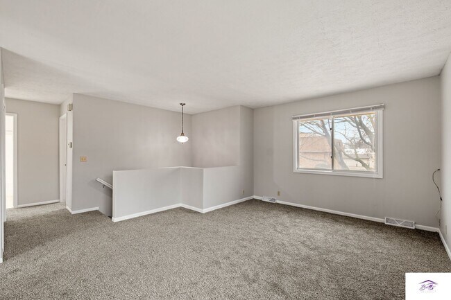 Foto del edificio - 2664/2666 N 93rd St