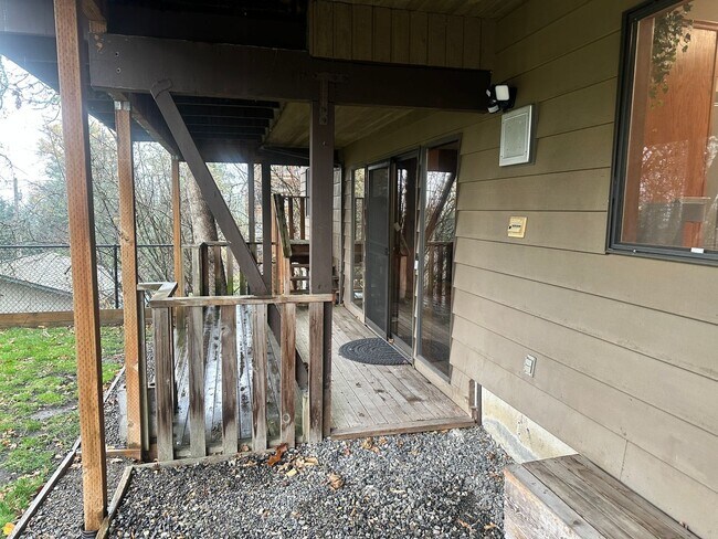 Foto del edificio - Super Comfortable Furnished Short term rental