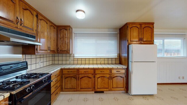 Building Photo - 4 br, 2 bath House - 713 Chico Dr Spacious...