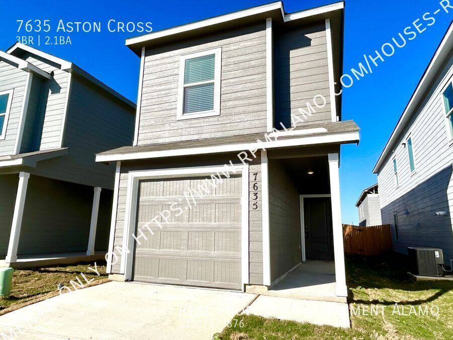 Foto principal - AVAILABLE NOW! 2-Story 3 Bedroom / 2.5 Bat...