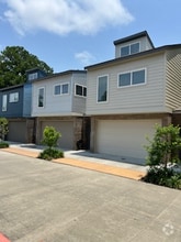 Building Photo - 111 Highland Park Ln