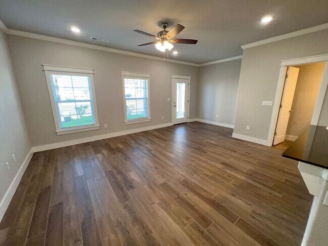 Building Photo - EP 6 | Brand New Townhomes in Siloam Springs!