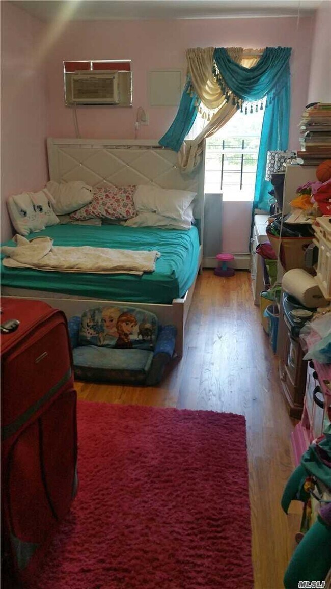 Building Photo - 214-08 104th Ave