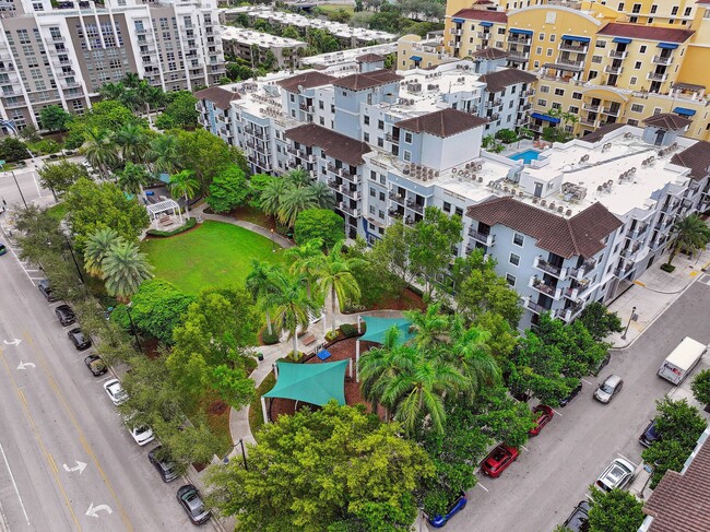 Building Photo - AMLI Dadeland