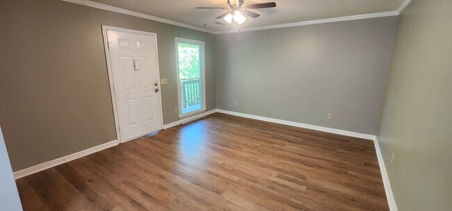 Foto del edificio - 1509 Barrington Rd NW