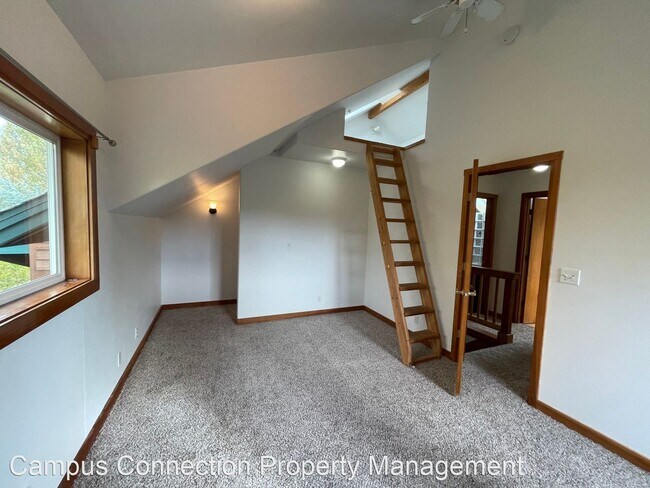 Building Photo - 3 br, 2.5 bath House - 2460 Friendly Alley