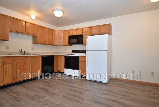 Building Photo - 2491 Wheeler Dr