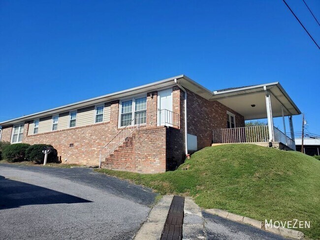Building Photo - 3 Balfer Ct