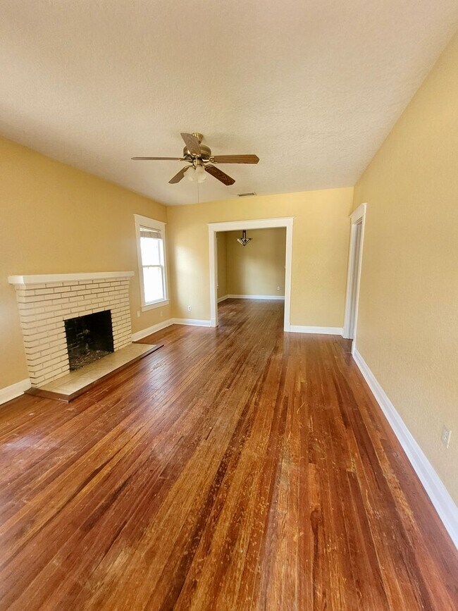 Foto del edificio - Charming 2 bed 1 bath in Historic District...