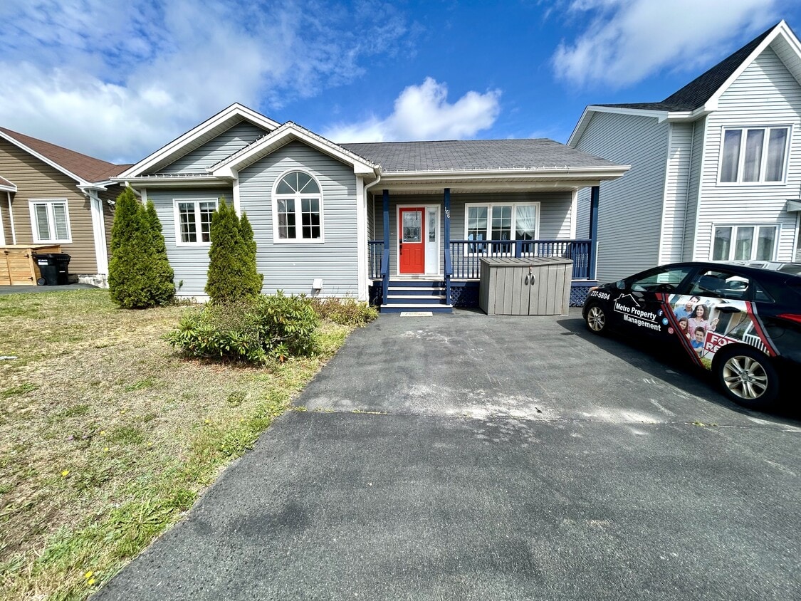 Primary Photo - 166 Ladysmith Drive