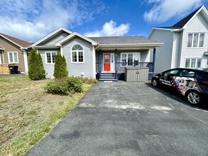 Building Photo - 166 Ladysmith Drive
