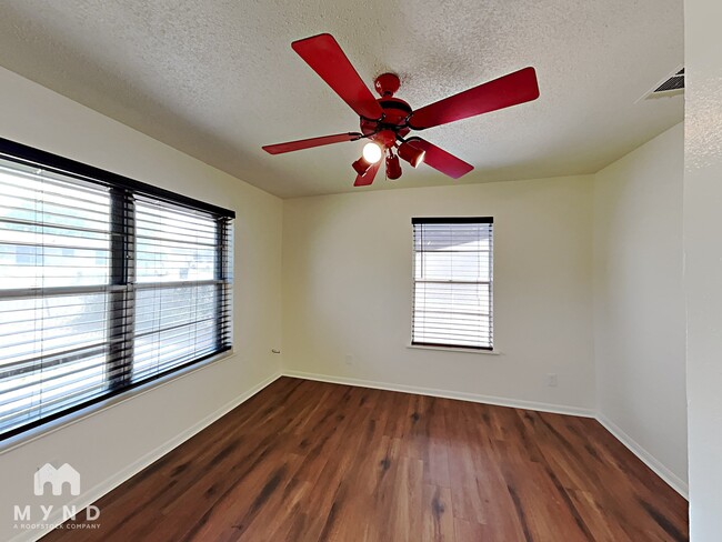 Building Photo - 4802 Hilldale Dr