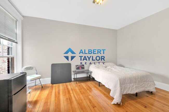 Foto del edificio - 104 Strathmore Rd