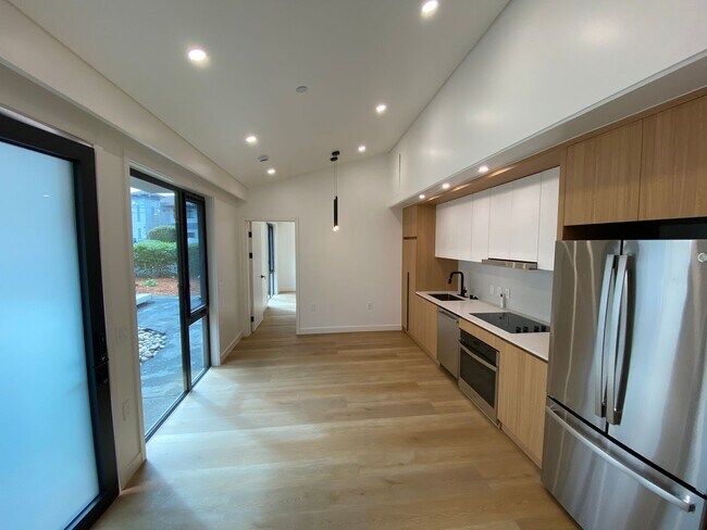 Foto del edificio - Brand New Never Lived In 2 Bedroom 2 Bathroom Home