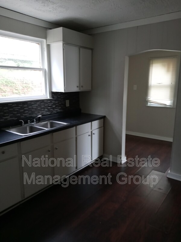 Building Photo - 16177 Birwood St