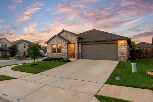 Building Photo - 2536 Peoria Dr