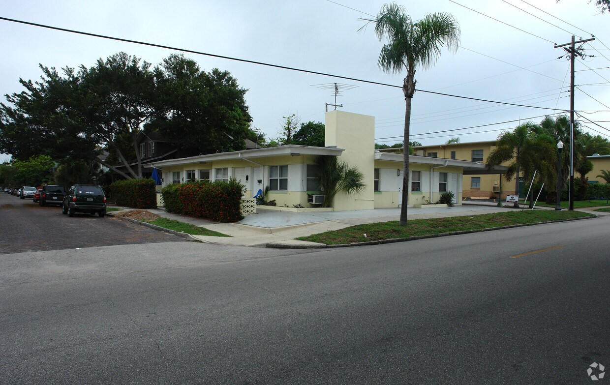 Primary Photo - 555 9th Ave N