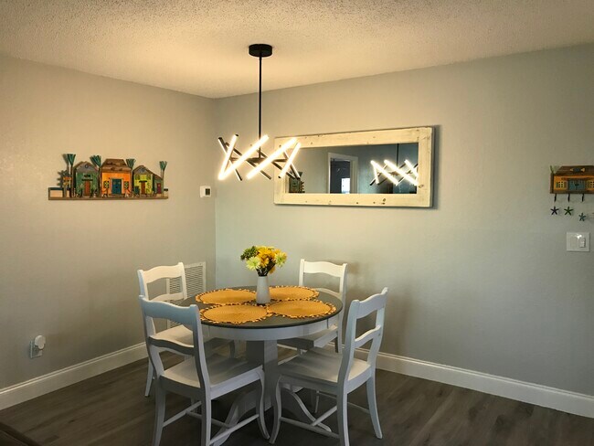 Dining Room - 10216 Regal Dr