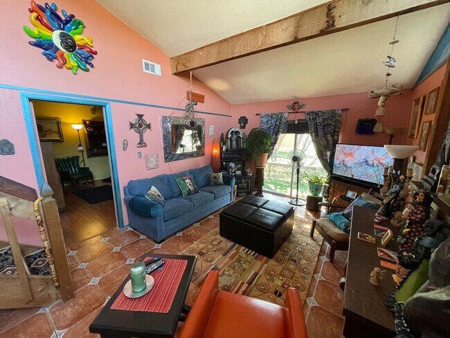 Foto del edificio - 302 Venture Blvd S