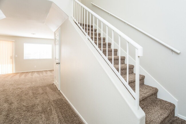 Building Photo - 2331 Catskill Ct