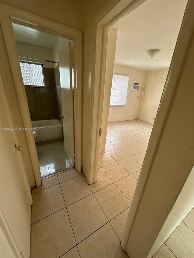 Foto del edificio - 756 NW 5th St