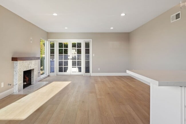 Building Photo - Stunning Ocean View Home in 55+ Colony Cove Community