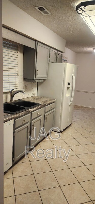 Foto del edificio - 4323 Chadwell Ln