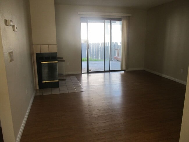 Building Photo - Chula Vista Condo