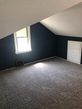 Building Photo - 260 Spruce St