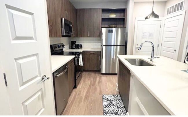 Building Photo - 1160 Johnson Ferry Rd NE