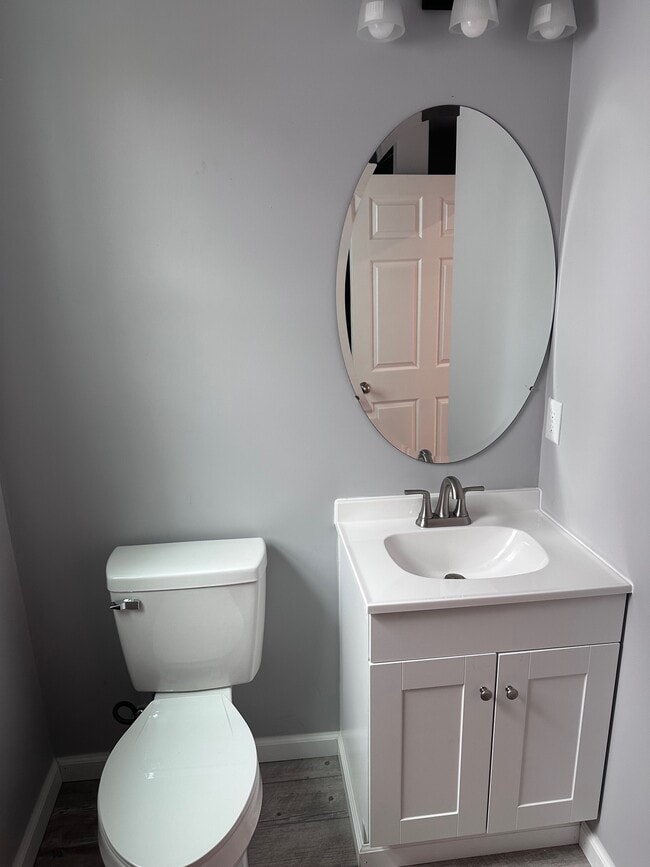 Building Photo - 48 Hastings St