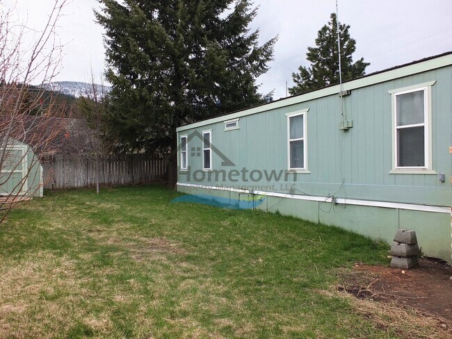 Foto del edificio - 2 Bed 1 Bath Mobile with Fenced Yard and Storage Shed!