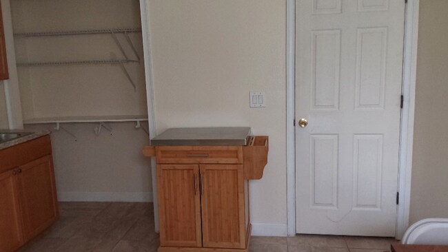 Building Photo - 6650 Grapeland Trail