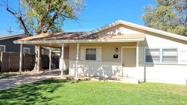 Building Photo - Available December 5th, 2025! 3bed/1bath