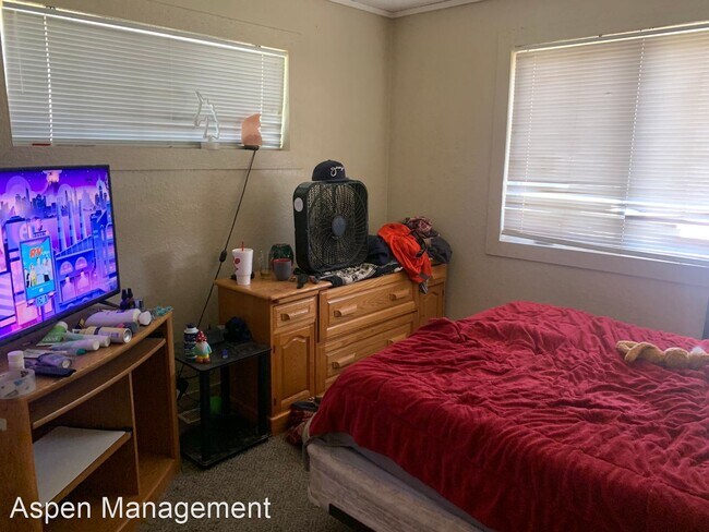 Building Photo - 2 br, 1 bath House - 3430 West Evans Avenue