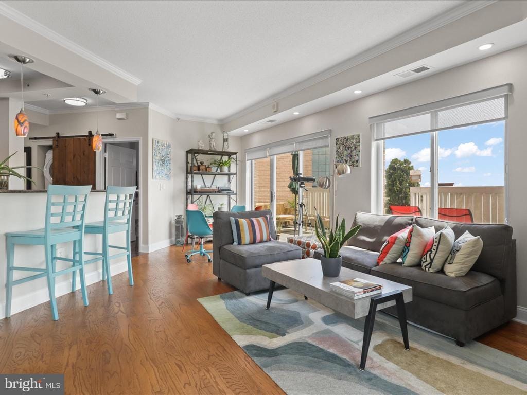 Primary Photo - 3101 N Hampton Dr