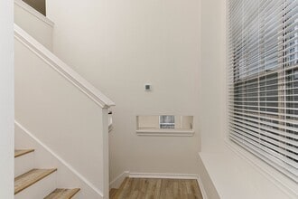 Building Photo - 222 Blushwood Pl